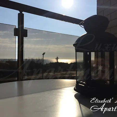Beachfront Luxury Elizabeth, Apartament *