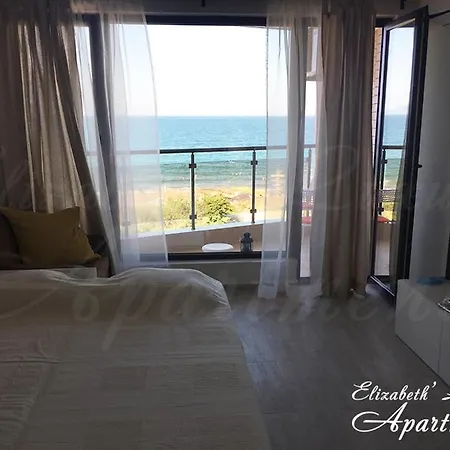 Beachfront Luxury Elizabeth, Apartament *