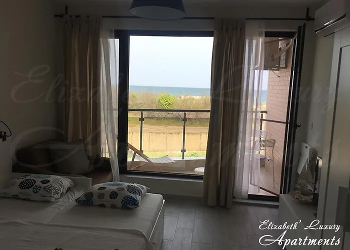Beachfront Luxury Elizabeth, Apartamento Pomorie