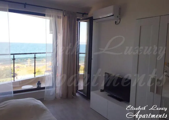 Beachfront Luxury Elizabeth, Apartamento Pomorie