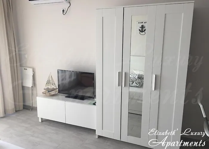 Beachfront Luxury Elizabeth, Apartamento Pomorie
