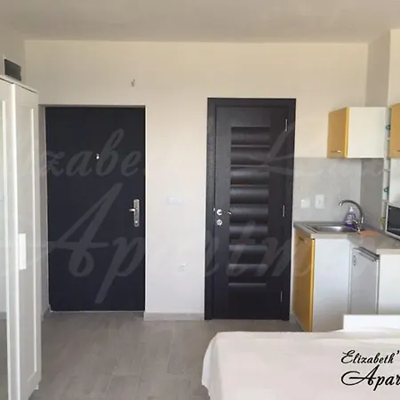 Beachfront Luxury Elizabeth,