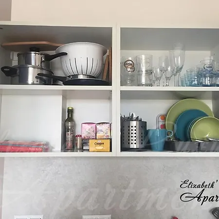 Beachfront Luxury Elizabeth, Апартамент