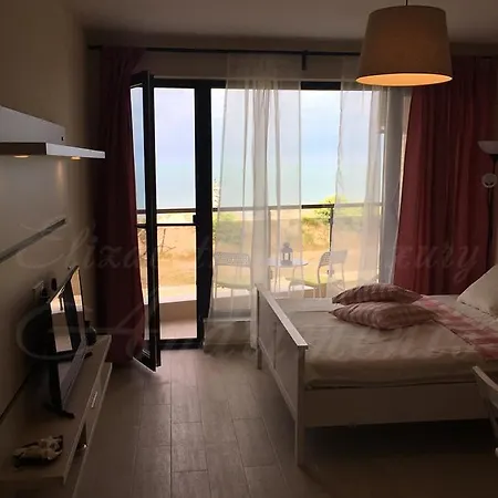 Beachfront Luxury Elizabeth,