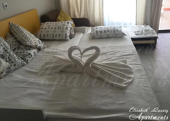 Beachfront Luxury Elizabeth, Апартамент