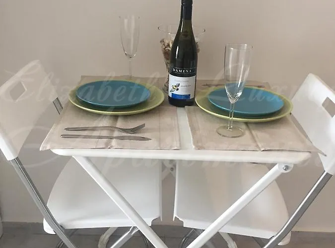 Beachfront Luxury Elizabeth, Apartmán *