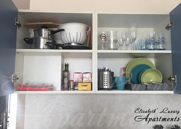 Beachfront Luxury Elizabeth, Апартамент