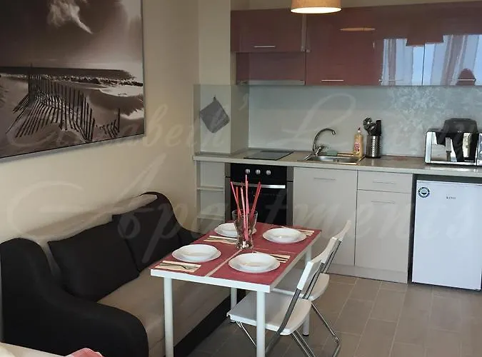 Beachfront Luxury Elizabeth, *