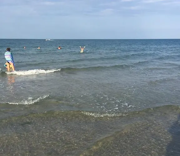 Beachfront Luxury Elizabeth,